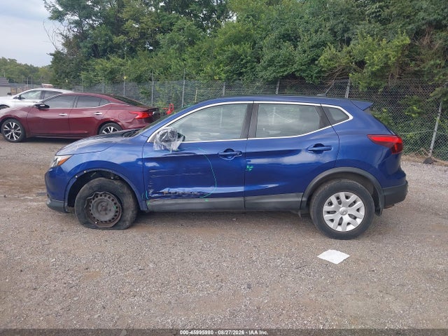 2017 Nissan Rogue Sport S მანქანა იყიდება აუქციონზე, vin: JN1BJ1CR2HW104815, აუქციონის ნომერი: 45995980