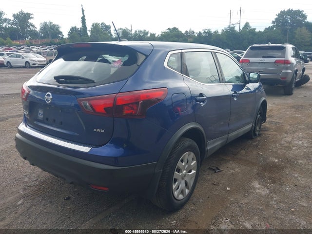 2017 Nissan Rogue Sport S მანქანა იყიდება აუქციონზე, vin: JN1BJ1CR2HW104815, აუქციონის ნომერი: 45995980