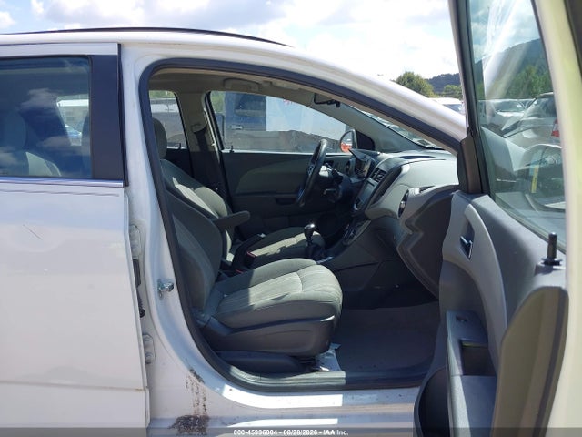 2015 Chevrolet Sonic Lt Manual მანქანა იყიდება აუქციონზე, vin: 1G1JD6SH5F4181301, აუქციონის ნომერი: 45996004