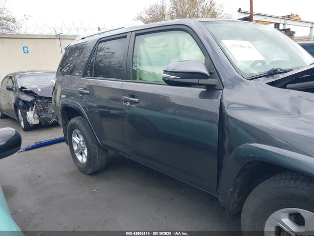2017 Toyota 4runner Sr5 Premium მანქანა იყიდება აუქციონზე, vin: JTEZU5JR8H5151958, აუქციონის ნომერი: 45996118