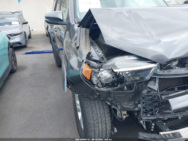 2017 Toyota 4runner Sr5 Premium მანქანა იყიდება აუქციონზე, vin: JTEZU5JR8H5151958, აუქციონის ნომერი: 45996118