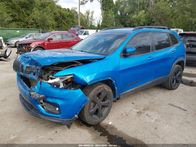 2020 Jeep Cherokee Altitude Fwd მანქანა იყიდება აუქციონზე, vin: 1C4PJLLB2LD543759, აუქციონის ნომერი: 45996123