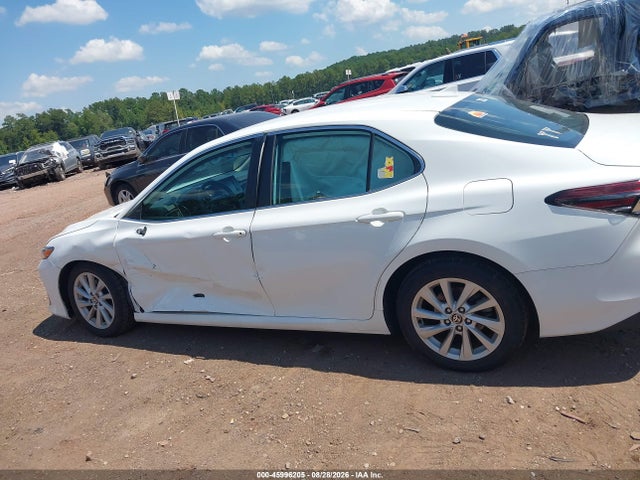 Auction sale of the 2021 Toyota Camry Le, vin: 4T1C11AK3MU498124, lot number: 45996205