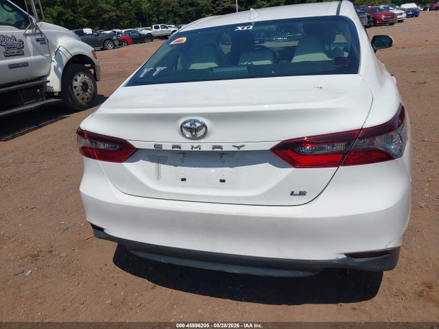 Auction sale of the 2021 Toyota Camry Le, vin: 4T1C11AK3MU498124, lot number: 45996205