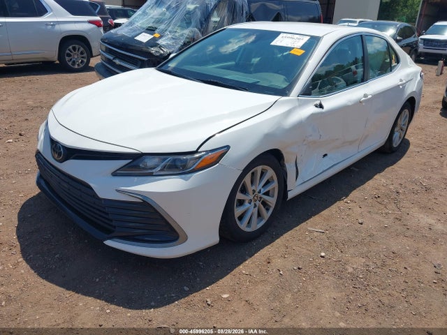 Auction sale of the 2021 Toyota Camry Le, vin: 4T1C11AK3MU498124, lot number: 45996205