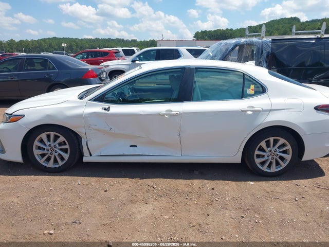 Auction sale of the 2021 Toyota Camry Le, vin: 4T1C11AK3MU498124, lot number: 45996205
