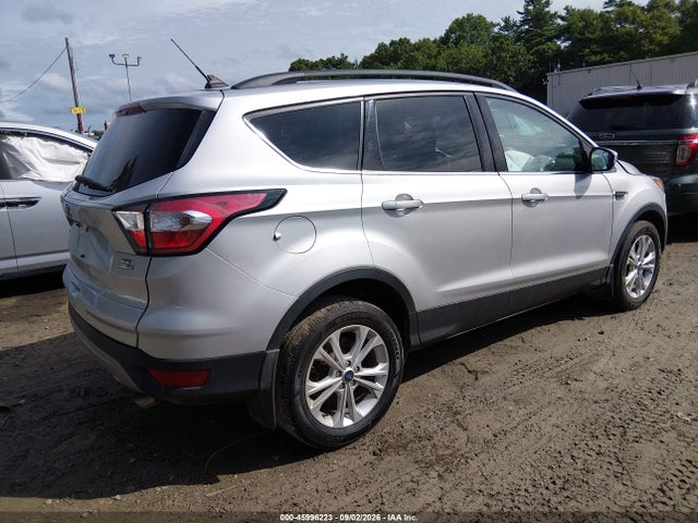Продажа на аукционе авто 2018 Ford Escape Se, vin: 1FMCU9GD0JUD40124, номер лота: 45996223