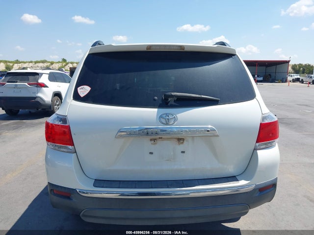2013 Toyota Highlander Se V6 მანქანა იყიდება აუქციონზე, vin: 5TDZK3EH6DS120423, აუქციონის ნომერი: 45996256