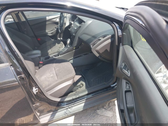 45996265 :رقم المزاد ، 1FADP3F22JL315900 vin ، 2018 Ford Focus Se مزاد بيع