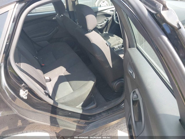 45996265 :رقم المزاد ، 1FADP3F22JL315900 vin ، 2018 Ford Focus Se مزاد بيع