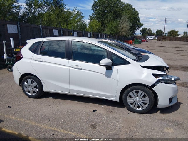 45996287 :رقم المزاد ، 3HGGK5G58FM747814 vin ، 2015 Honda Fit Lx مزاد بيع