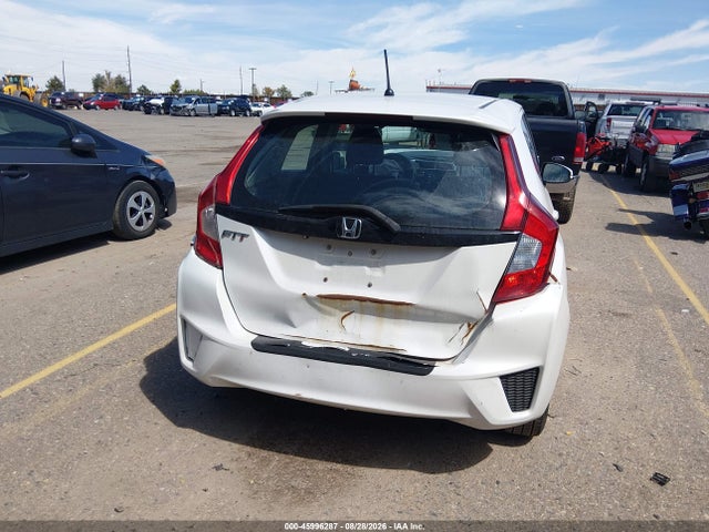 45996287 :رقم المزاد ، 3HGGK5G58FM747814 vin ، 2015 Honda Fit Lx مزاد بيع