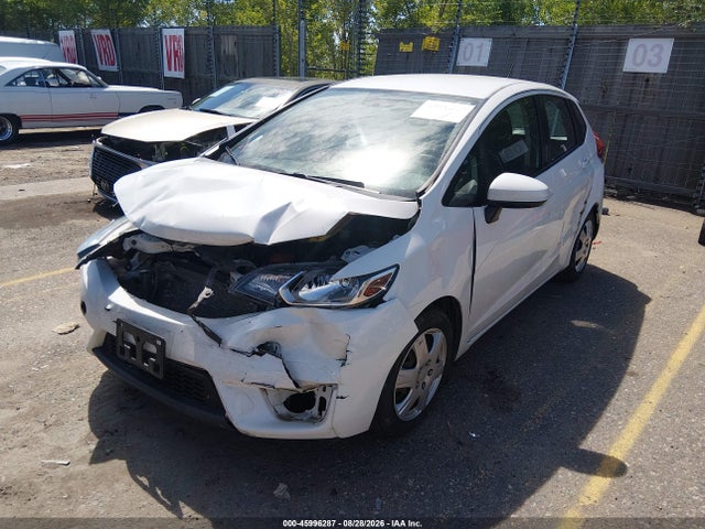 45996287 :رقم المزاد ، 3HGGK5G58FM747814 vin ، 2015 Honda Fit Lx مزاد بيع