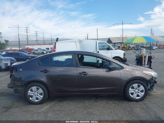 Aukcja sprzedaży 2017 Kia Forte Lx, vin: 3KPFK4A7XHE055923, numer aukcji: 45996463