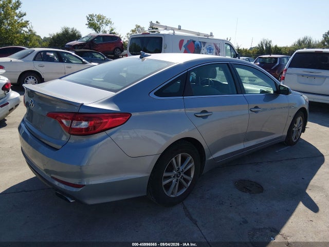 2015 Hyundai Sonata Se მანქანა იყიდება აუქციონზე, vin: 5NPE24AFXFH065900, აუქციონის ნომერი: 45996565