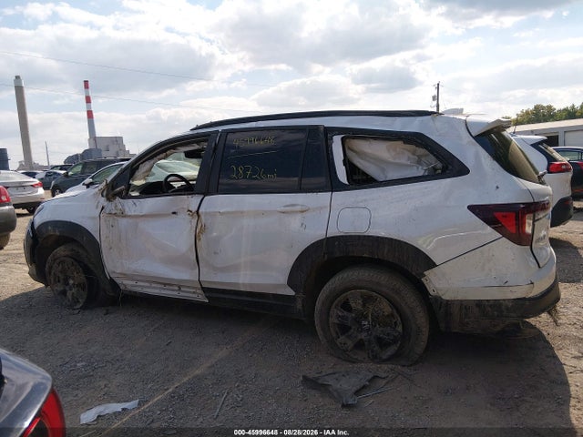 Продаж на аукціоні авто 2022 Honda Pilot Awd Trailsport, vin: 5FNYF6H88NB077884, номер лоту: 45996648