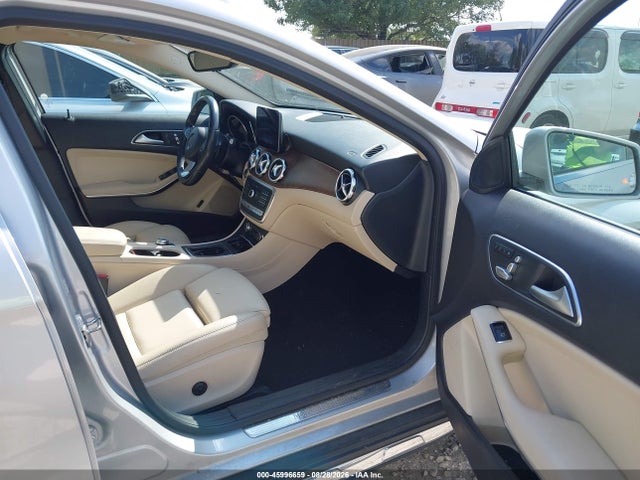 45996659 :رقم المزاد ، WDCTG4GB0JJ507784 vin ، 2018 Mercedes-benz Gla Gla 250 مزاد بيع