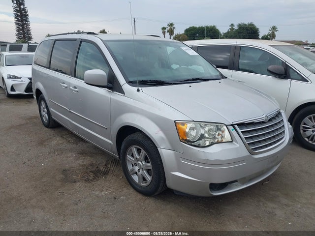 2010 Chrysler Town & Country Touring მანქანა იყიდება აუქციონზე, vin: 2A4RR5D14AR253238, აუქციონის ნომერი: 45996680