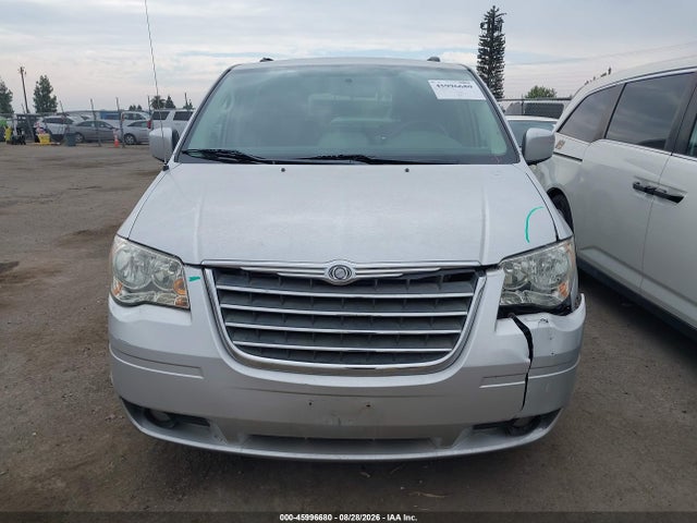 2010 Chrysler Town & Country Touring მანქანა იყიდება აუქციონზე, vin: 2A4RR5D14AR253238, აუქციონის ნომერი: 45996680