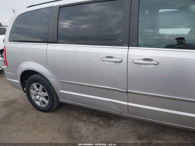 2010 Chrysler Town & Country Touring მანქანა იყიდება აუქციონზე, vin: 2A4RR5D14AR253238, აუქციონის ნომერი: 45996680