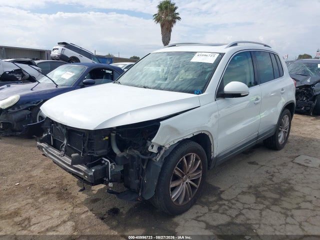 WVGAV7AX7FW592945 Volkswagen TIGUAN SE
