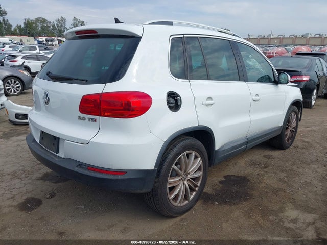 WVGAV7AX7FW592945 Volkswagen TIGUAN SE