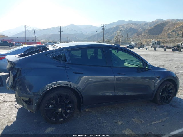 2022 Tesla Model Y Long Range Dual Motor All-wheel Drive მანქანა იყიდება აუქციონზე, vin: 7SAYGDEE7NF413894, აუქციონის ნომერი: 45996732