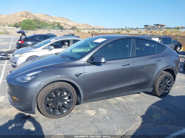 2022 Tesla Model Y Long Range Dual Motor All-wheel Drive მანქანა იყიდება აუქციონზე, vin: 7SAYGDEE7NF413894, აუქციონის ნომერი: 45996732