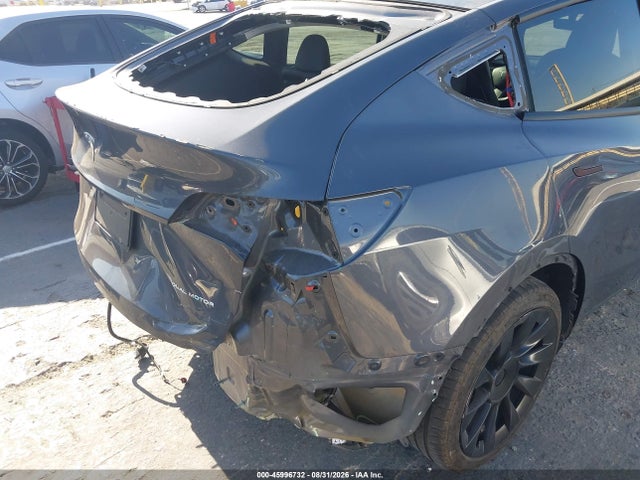 2022 Tesla Model Y Long Range Dual Motor All-wheel Drive მანქანა იყიდება აუქციონზე, vin: 7SAYGDEE7NF413894, აუქციონის ნომერი: 45996732