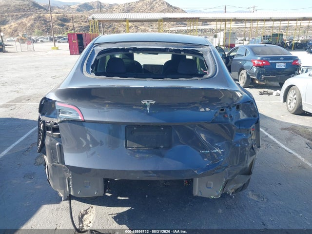 2022 Tesla Model Y Long Range Dual Motor All-wheel Drive მანქანა იყიდება აუქციონზე, vin: 7SAYGDEE7NF413894, აუქციონის ნომერი: 45996732