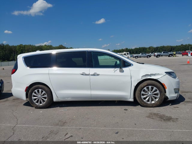 Продажа на аукционе авто 2018 Chrysler Pacifica Touring Plus, vin: 2C4RC1FG9JR279481, номер лота: 45996792