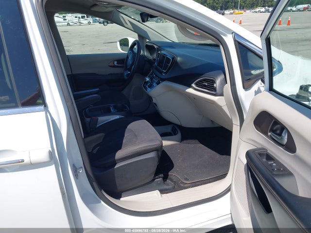 Продажа на аукционе авто 2018 Chrysler Pacifica Touring Plus, vin: 2C4RC1FG9JR279481, номер лота: 45996792