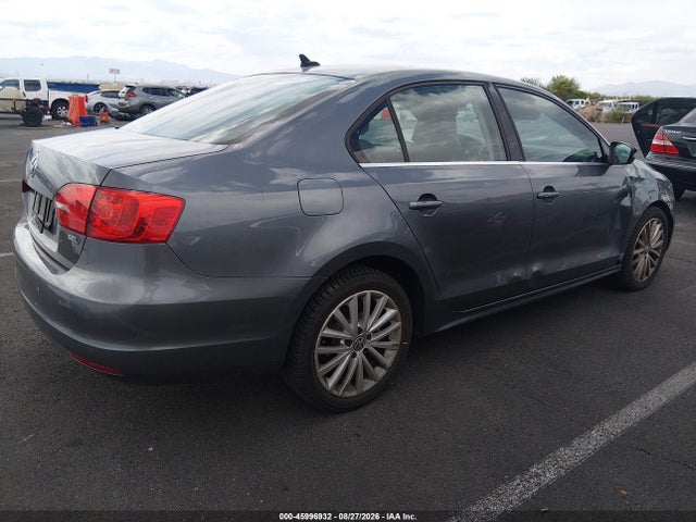 3VWL17AJXEM393484 Volkswagen Jetta 1.8t Sel
