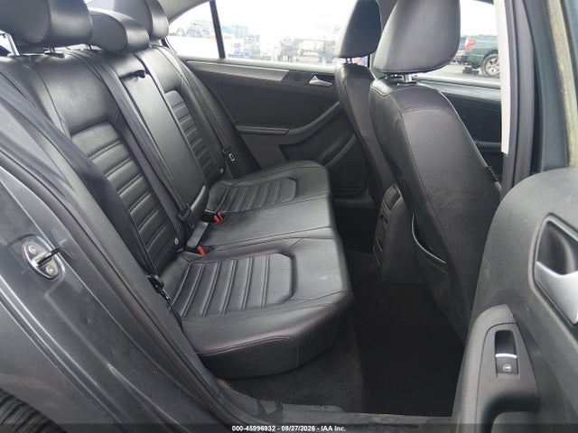 3VWL17AJXEM393484 Volkswagen Jetta 1.8t Sel