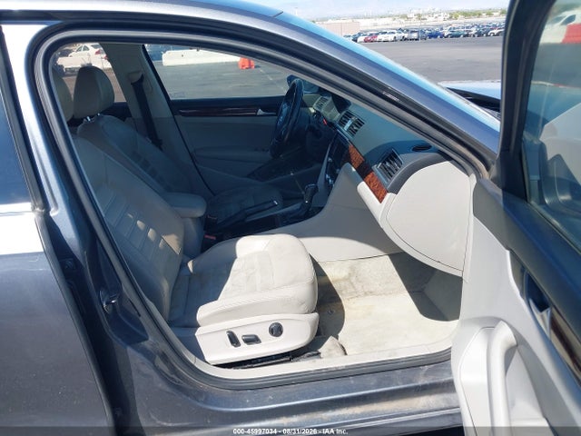 2012 Volkswagen Passat 2.0l Tdi Sel Premium მანქანა იყიდება აუქციონზე, vin: 1VWCN7A33CC082242, აუქციონის ნომერი: 45997034