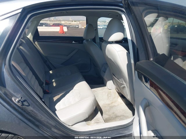 2012 Volkswagen Passat 2.0l Tdi Sel Premium მანქანა იყიდება აუქციონზე, vin: 1VWCN7A33CC082242, აუქციონის ნომერი: 45997034