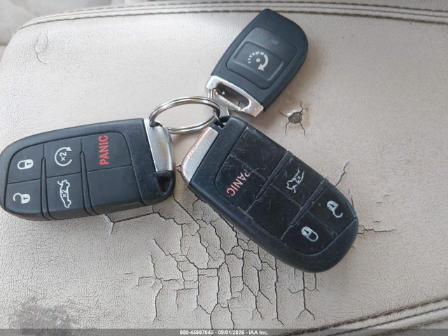 2015 Chrysler 200 Limited მანქანა იყიდება აუქციონზე, vin: 1C3CCCAB7FN704914, აუქციონის ნომერი: 45997045