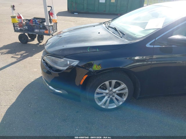 2015 Chrysler 200 Limited მანქანა იყიდება აუქციონზე, vin: 1C3CCCAB7FN704914, აუქციონის ნომერი: 45997045
