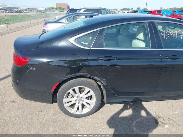 2015 Chrysler 200 Limited მანქანა იყიდება აუქციონზე, vin: 1C3CCCAB7FN704914, აუქციონის ნომერი: 45997045