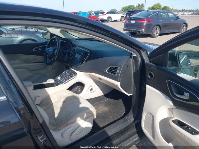 2015 Chrysler 200 Limited მანქანა იყიდება აუქციონზე, vin: 1C3CCCAB7FN704914, აუქციონის ნომერი: 45997045