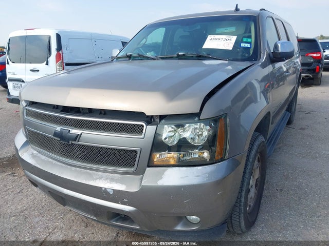 45997205 :رقم المزاد ، 1GNFC16067R261452 vin ، 2007 Chevrolet Suburban 1500 Lt مزاد بيع