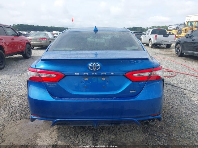 45997206 :رقم المزاد ، 4T1B11HK1JU033306 vin ، 2018 Toyota Camry Se مزاد بيع