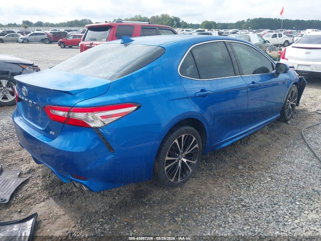 45997206 :رقم المزاد ، 4T1B11HK1JU033306 vin ، 2018 Toyota Camry Se مزاد بيع