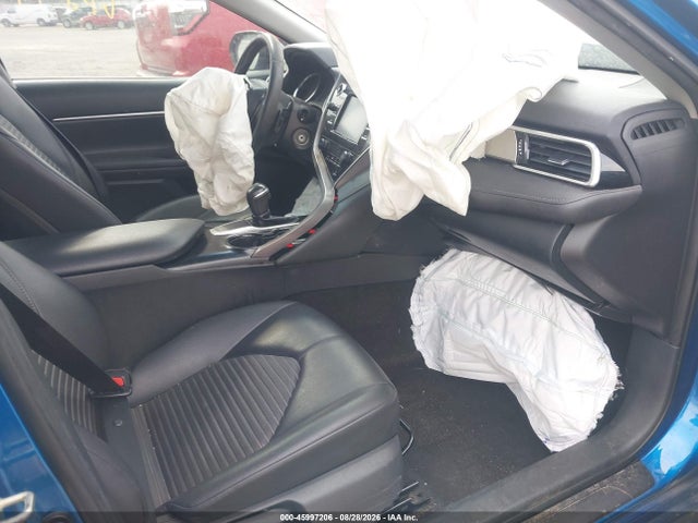 45997206 :رقم المزاد ، 4T1B11HK1JU033306 vin ، 2018 Toyota Camry Se مزاد بيع