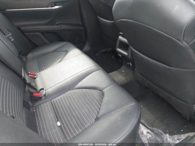 45997206 :رقم المزاد ، 4T1B11HK1JU033306 vin ، 2018 Toyota Camry Se مزاد بيع