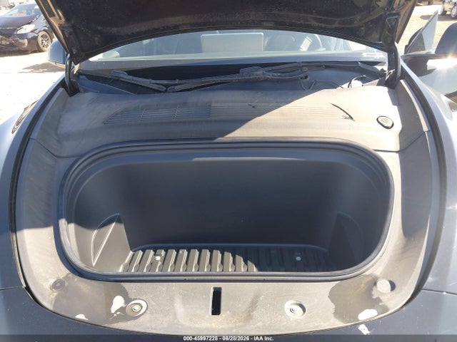 Продажа на аукционе авто 2021 Tesla Model Y Long Range Dual Motor All-wheel Drive, vin: 5YJYGDEE2MF218605, номер лота: 45997228
