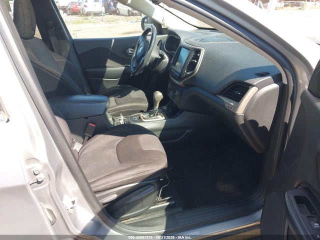45997274 :رقم المزاد ، 1C4PJMCS8FW558281 vin ، 2015 Jeep Cherokee Latitude مزاد بيع