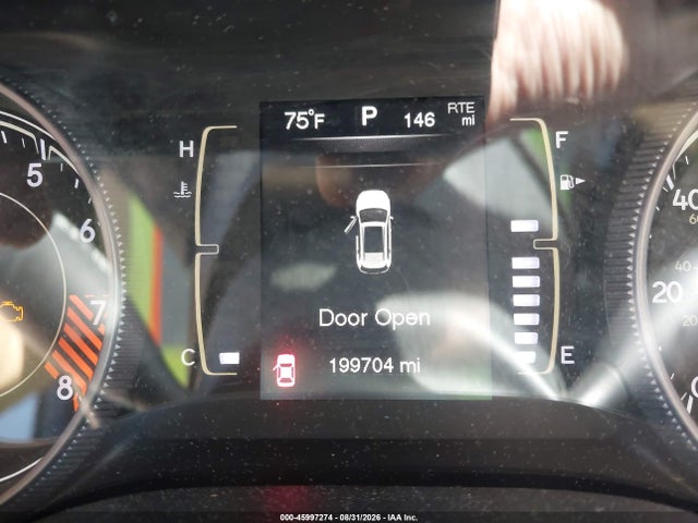 45997274 :رقم المزاد ، 1C4PJMCS8FW558281 vin ، 2015 Jeep Cherokee Latitude مزاد بيع