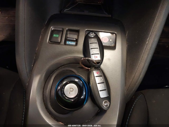 1N4AZ1CP7KC307035 Nissan LEAF S