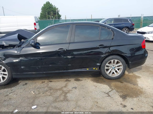 2006 Bmw 325i მანქანა იყიდება აუქციონზე, vin: WBAVB13506KX69220, აუქციონის ნომერი: 45997409